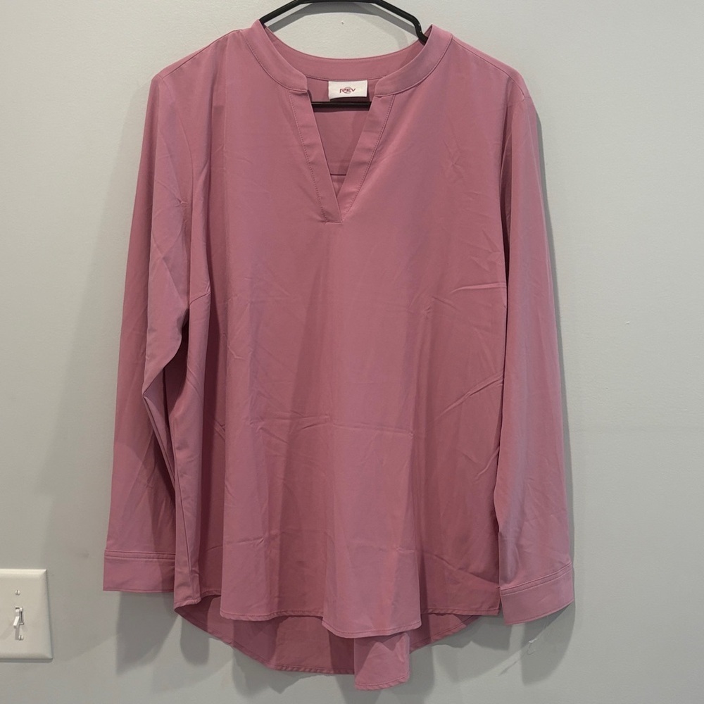 a new day Mauve V-Neck Blouse not a new day but can’t get it to delete
